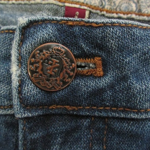 IZOD WOMEN'S SIZE 6 JEANS CAPRIS MED BLUE SLUB STRETCH DENIM JUST RIGHT CROPPED - Picture 3 of 11